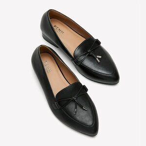 Penningtons | Extra Wide Width, Black Loafer with Decorative Bow | US 10